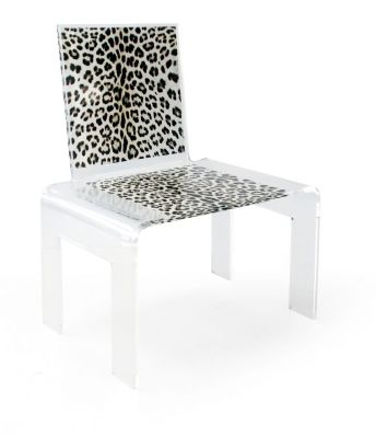 Chaise basse Wild en acrylique léopard clair - Acrila Concept